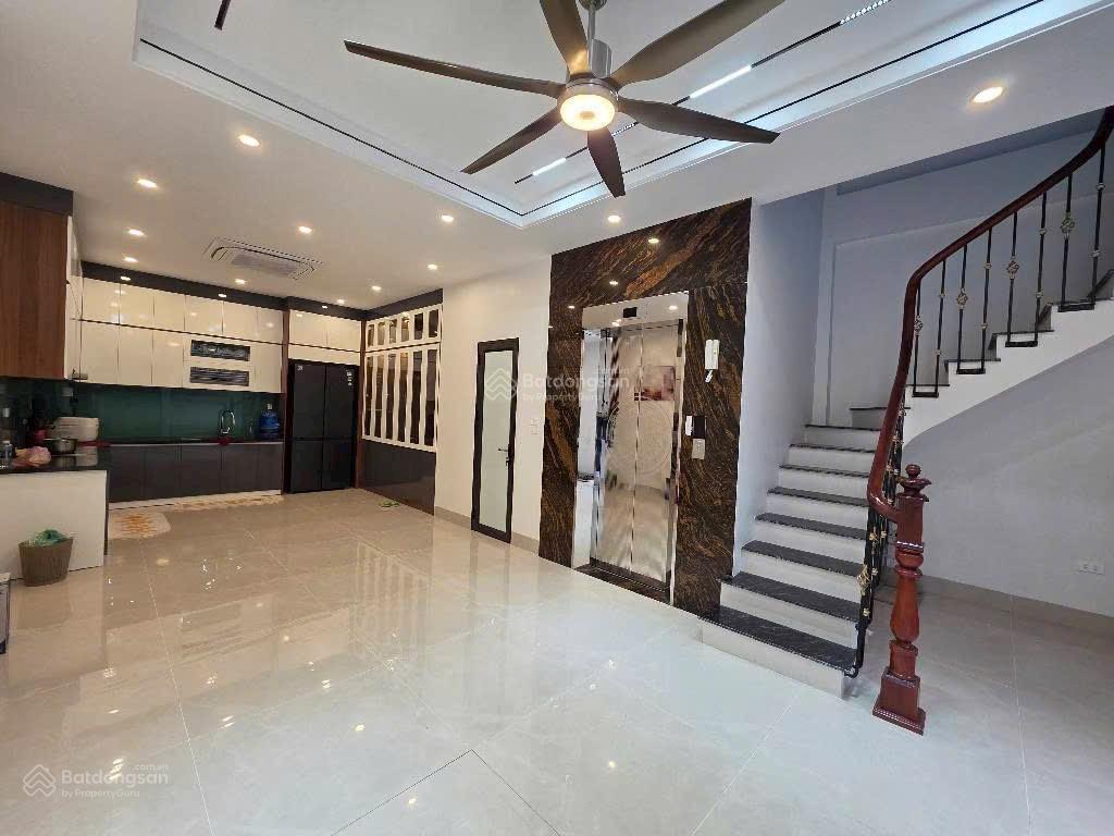 Ngộp bank, bán nhà lê trọng tấn hx park city 30/35m 5t thang máy, ô tô đỗ cổng. 8 tỷ