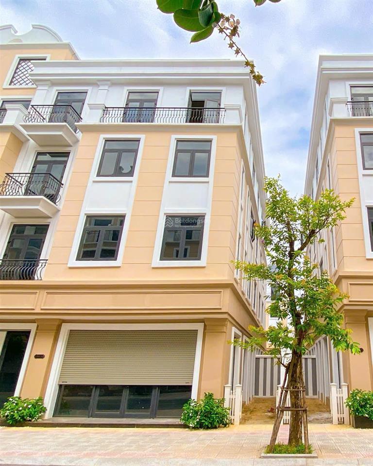 Do cần tiền trả gấp ngân hàng nên cần cắt lỗ căn xẻ khe 100m2 giá chỉ 4,4 tỷ. mạnh thành 0868 510 ***