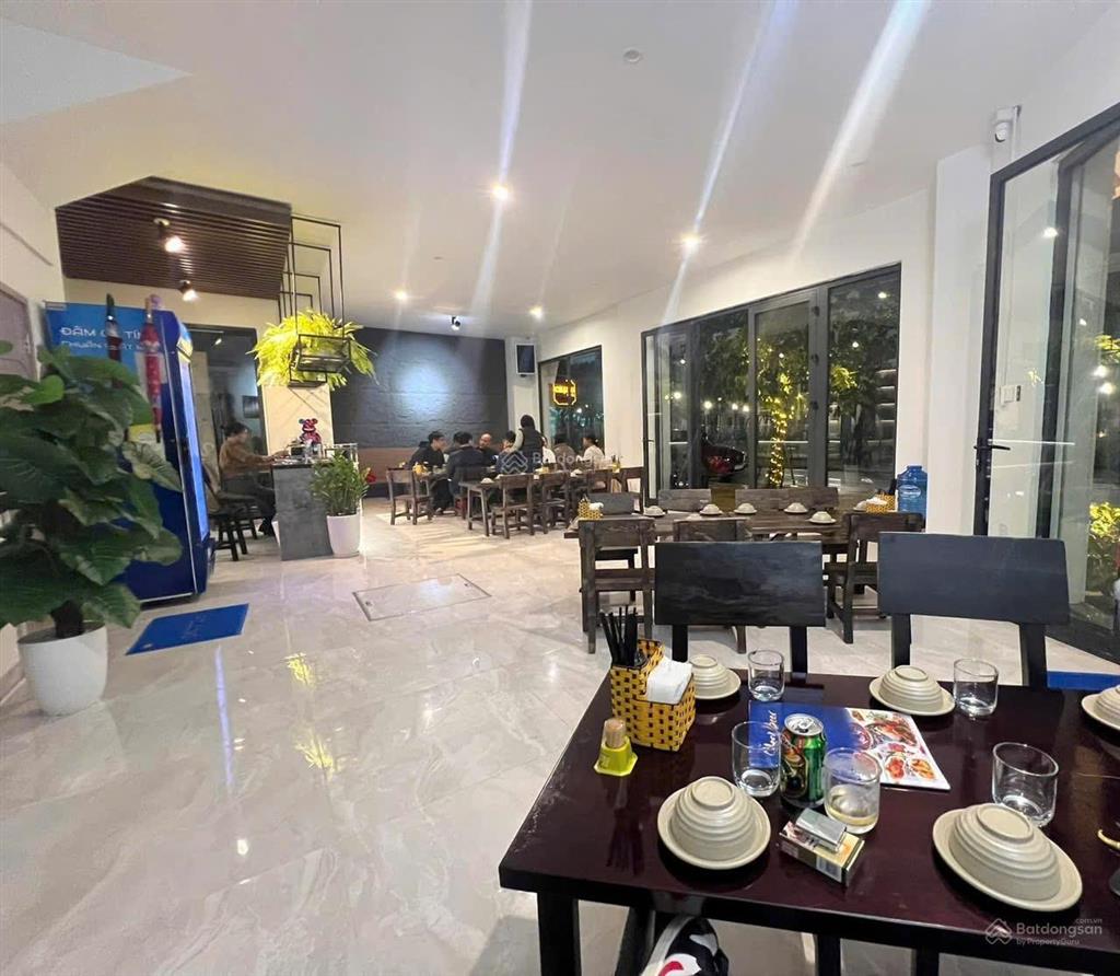 Chủ ngộp bank nên cắt lỗ sâu siêu phẩm shophouse góc 151,9m2 với chỉ 8,4 tỷ