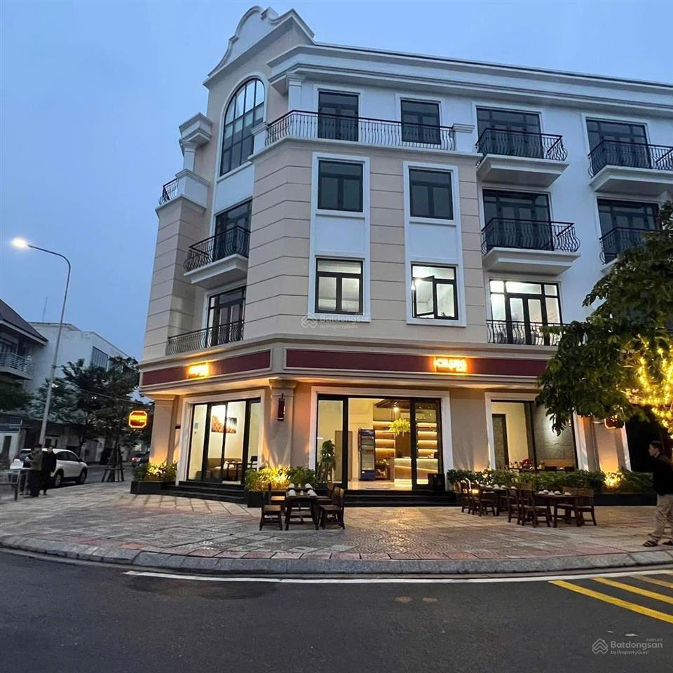 Chủ ngộp bank nên cắt lỗ sâu siêu phẩm shophouse góc 151,9m2 với chỉ 8,4 tỷ