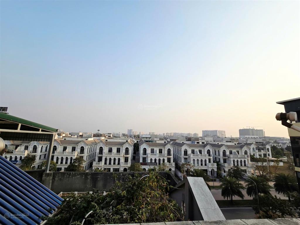 Bán nhà mặt phố việt hưng 75m² , mt 5,5m , nhà 5 tầng giá chào 28, tỷ vỉa hè ôtô tránh kinh doanh .