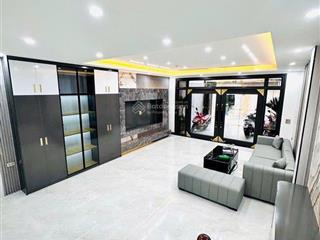 Bán nhà ngọc lâm 7 tầng thang máy  ga ra ô tô  ba bước ra hồ điều hoà  mt rộng  kd .