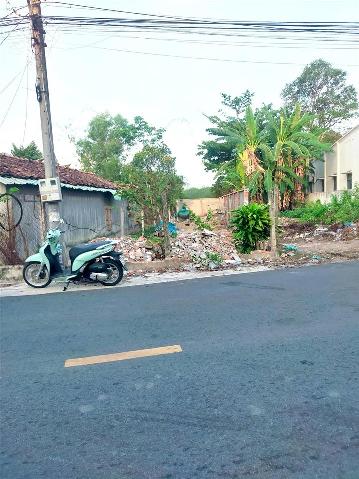 Chỉ 1.25 tỷ có ngay 150m2 thổ cư, đường suối lội, tân thông hội, đường nhựa oto