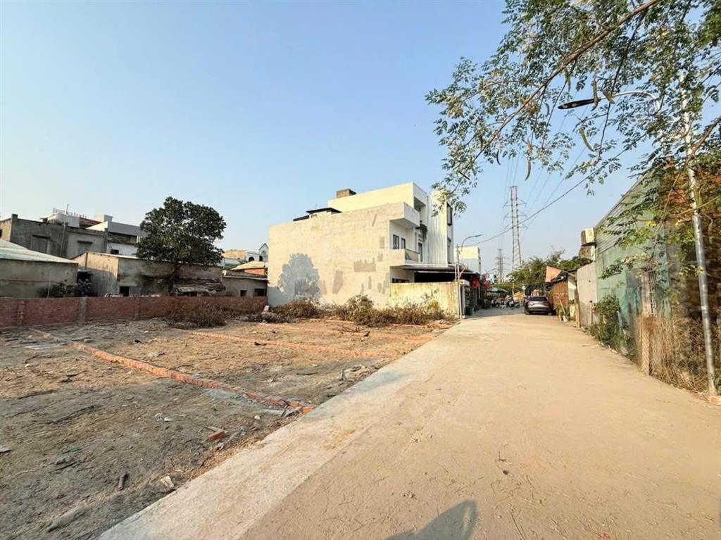 Bán lô kiệt 268 tô hiệu, phường hòa minh. kiệt ô tô đậu đỗ trước đất.