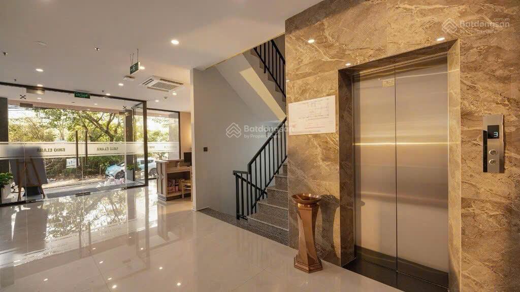Bán tòa khách sạn căn hộ 9 tầng phố tây an thượng