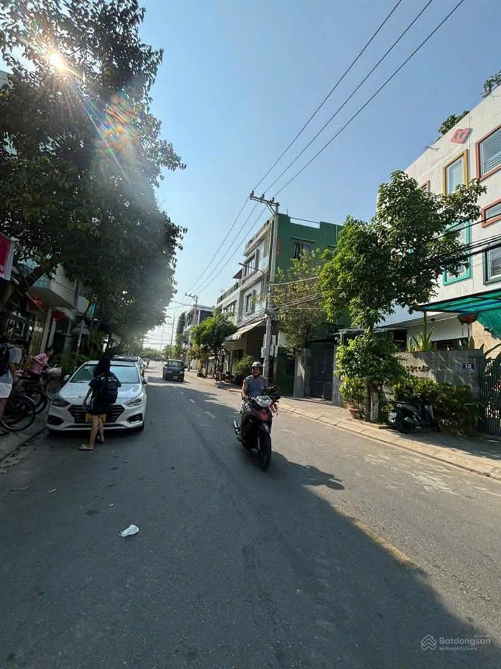 Bán nhà mặt phố tại đường 10m5 trương định, , cách biển 600m và chợ chỉ 300m. giá 11.5 tỷ