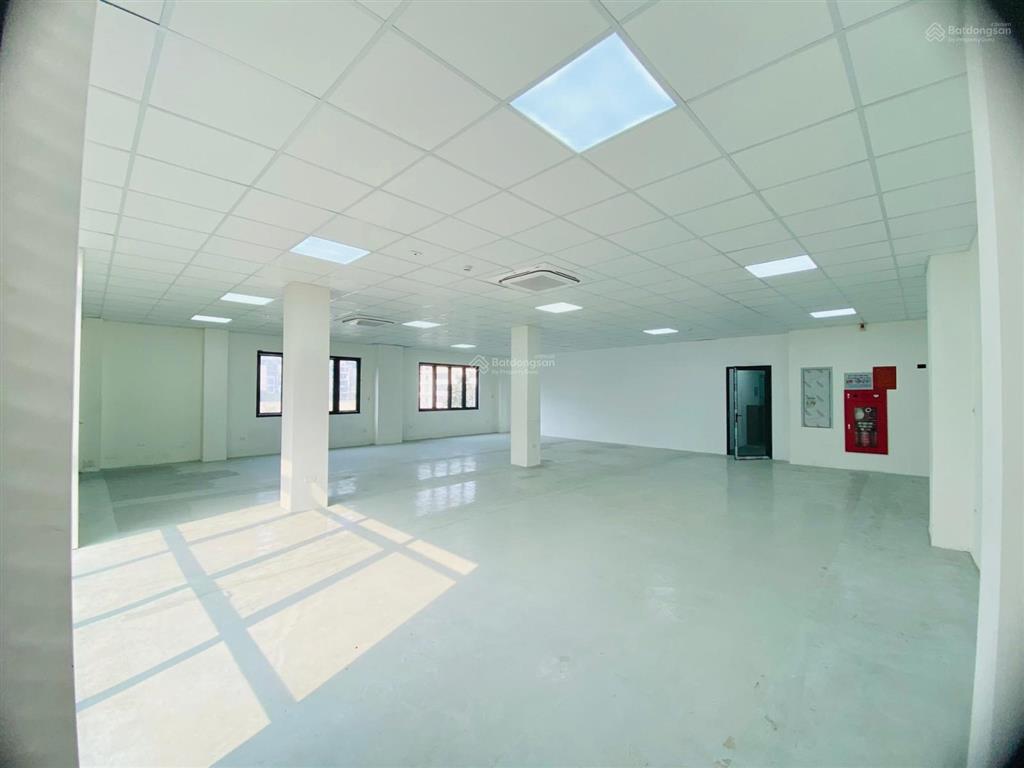 Cho thuê nhà mặt phố triệu việt vương dt 140m² x 7 tầng, mt 6,5 m,thang máy pccc, 2 hầm, nhà mới.
