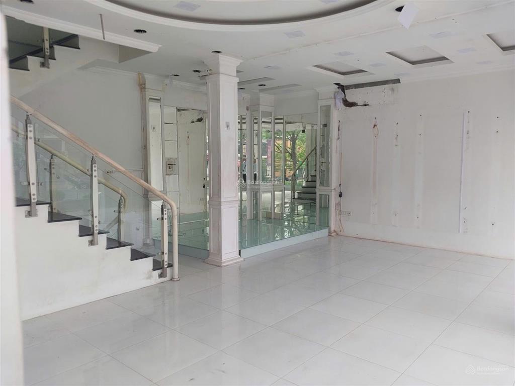 Cho thuê nhà mặt phố ô chợ dừa 60m² x 4 tầng, mt 7m, vỉa hè rộng