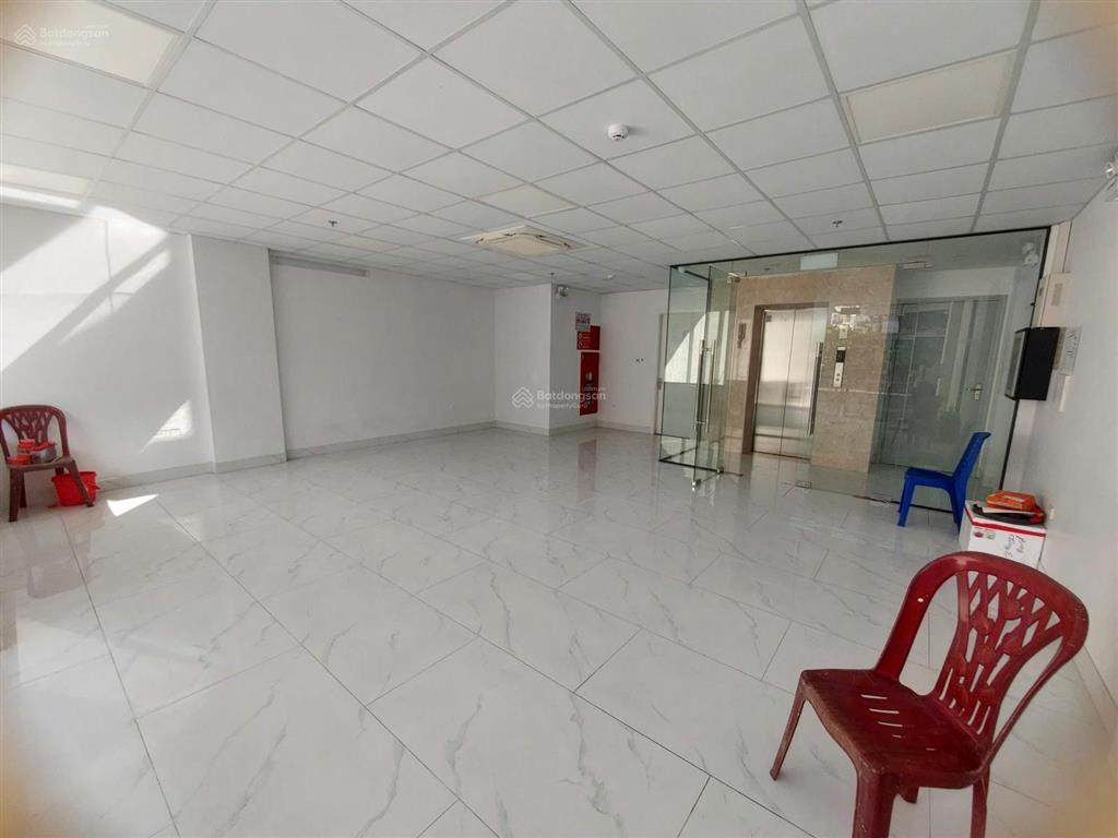 Cho thuê nhà mặt phố minh khai 120m2 x 5 tầng, mt 7,5m, thang máy, nhà mới, pccc, thông sàn