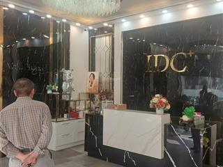 Cho thuê nhà mặt phố trường chinh, dt 50 m² x 5,5 tầng, mt 8 m, có thang máy, thông sàn.