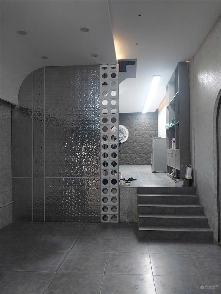 Cho thuê nhà mặt ngõ 2 ô tô thái hà 65m² x 5 tầng, mt 5m, đỗ xe được, nhà mới, gần ra phố lớn