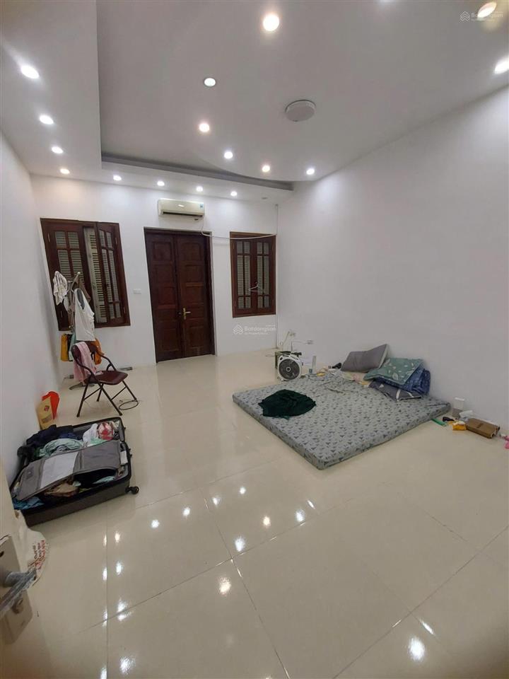 Cho thuê nhà mặt ngõ 2 ô tô thái hà 65m² x 5 tầng, mt 5m, đỗ xe được, nhà mới, gần ra phố lớn