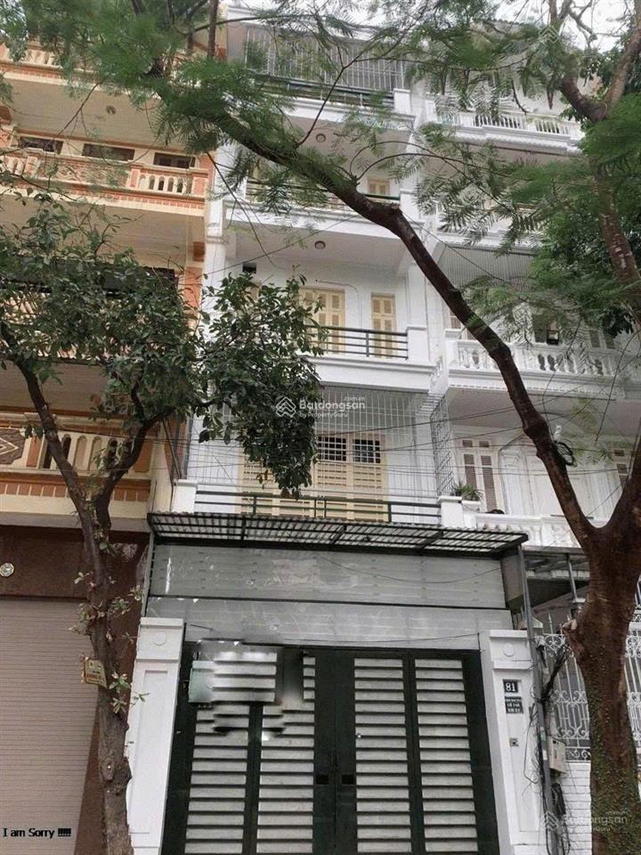 Cho thuê nhà ngõ 82 chùa láng dt  60m² x 5 tầng, mt 4,5m , giá 26 tr/th, ô tô đỗ cửa.