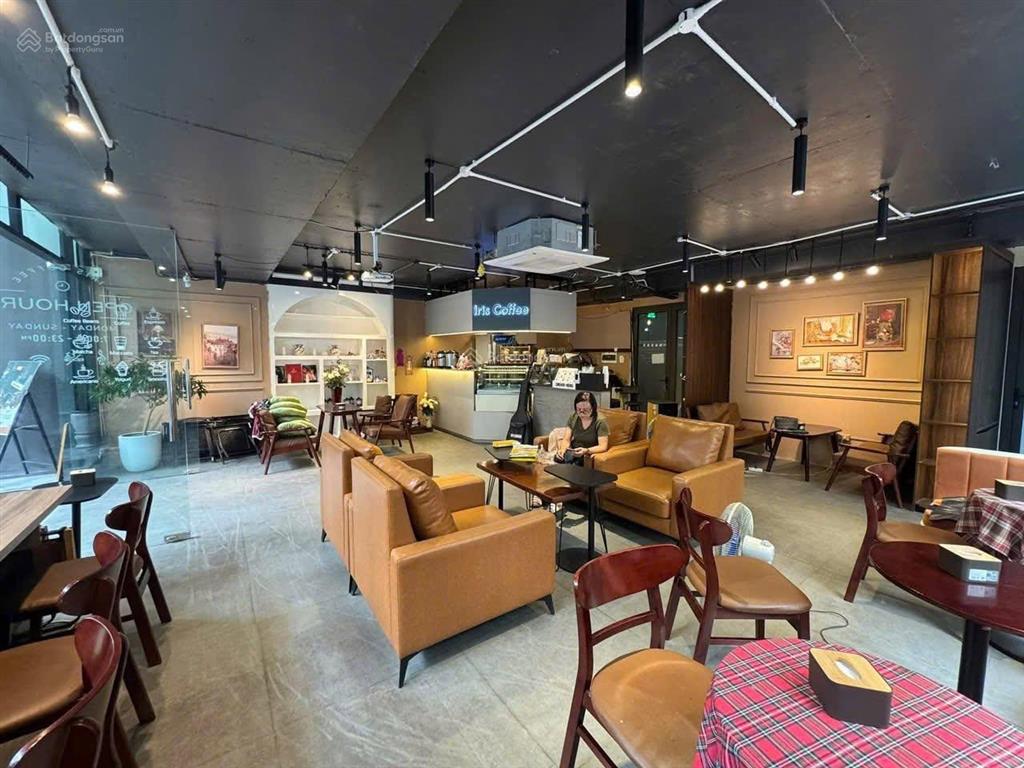 Cho thuê nhà mặt phố tân mai  thang máy  lô góc 2 mặt tiền 14m  85m² x 5 tầng  80 triệu/tháng