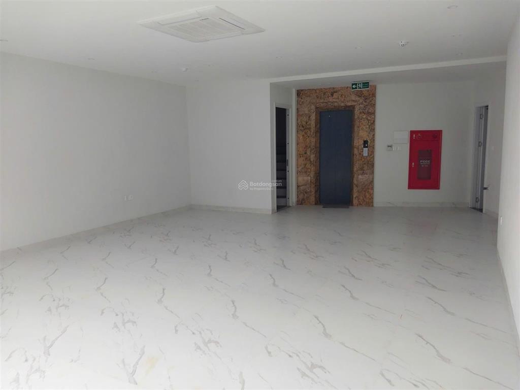 Nhà mới 100%  có hầm & thang máy  pccc đầy đủ  mp khương trung 70m² x 8t  mt 6,5m  85 triệu