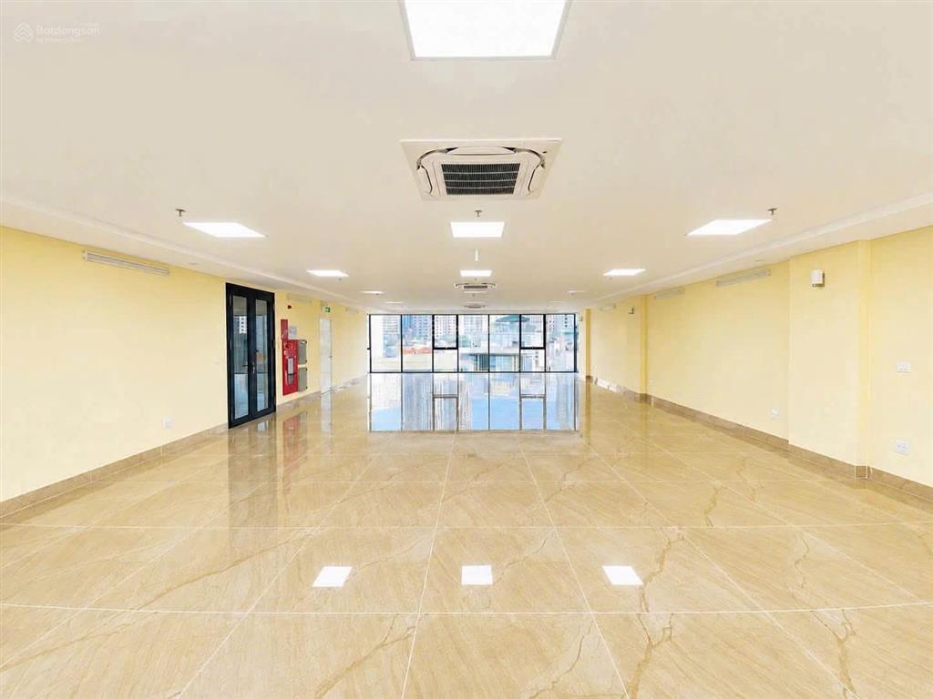 Nhà mới  có hầm, thang máy, pccc  mp thanh nhàn  120m² x 4t  mt 6m  70 triệu
