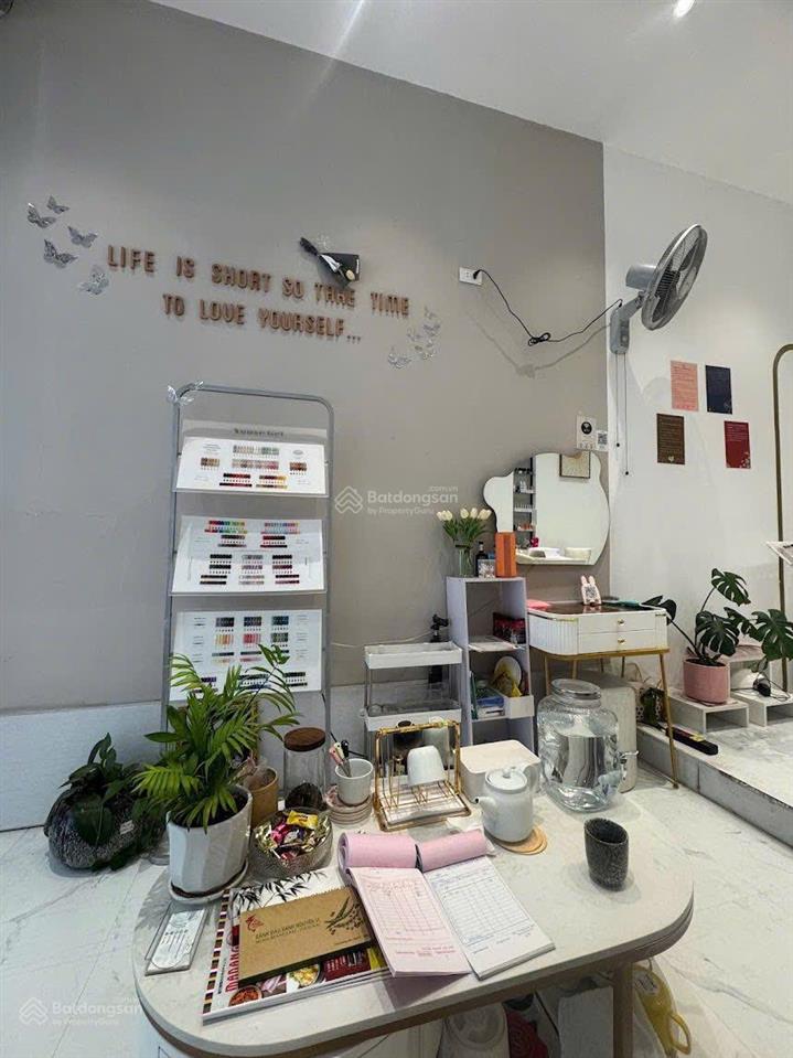 Mặt phố bạch mai  vị trí đẹp  khu trung tâm, đông dân cư  70m2 x 2 tầng  mặt tiền 5m  32 triệu
