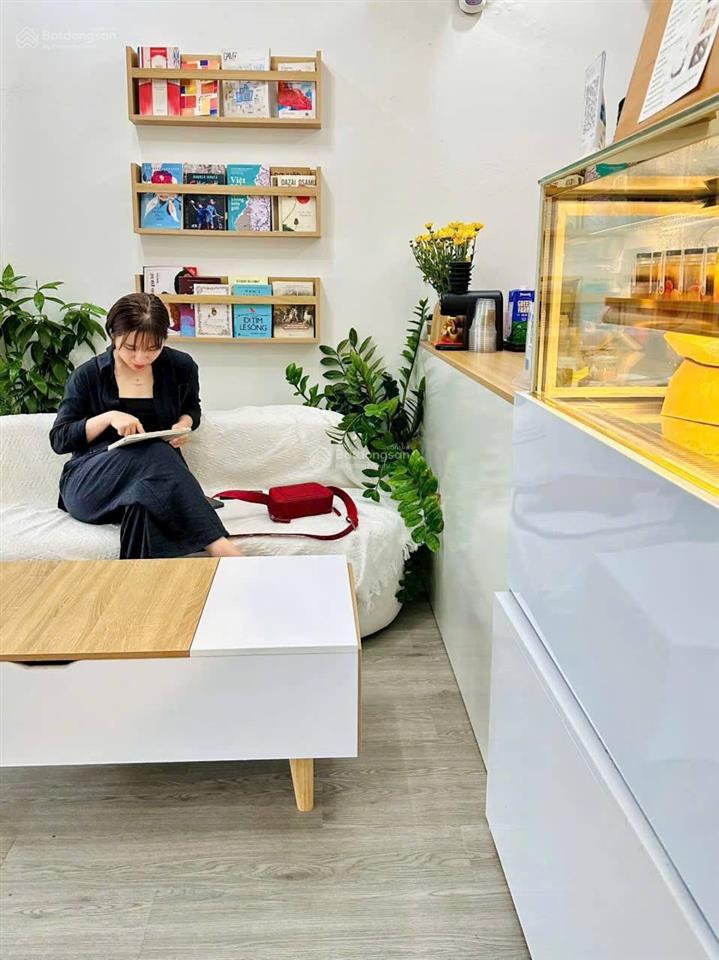 Mp triệu việt vương  thông sàn  thang máy  mt 6m  90m² x 6 tầng  70 triệu/tháng