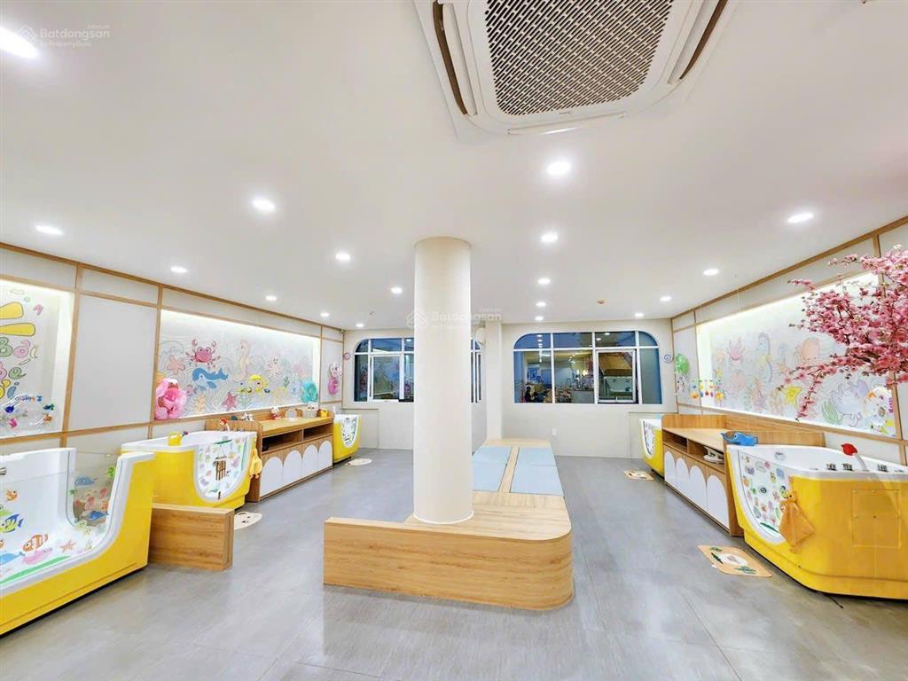 Mp xã đàn  nhà mới  thang máy  thông sàn  vỉa hè rộng  65m² x 7 tầng  mt 6,2m  65 triệu.