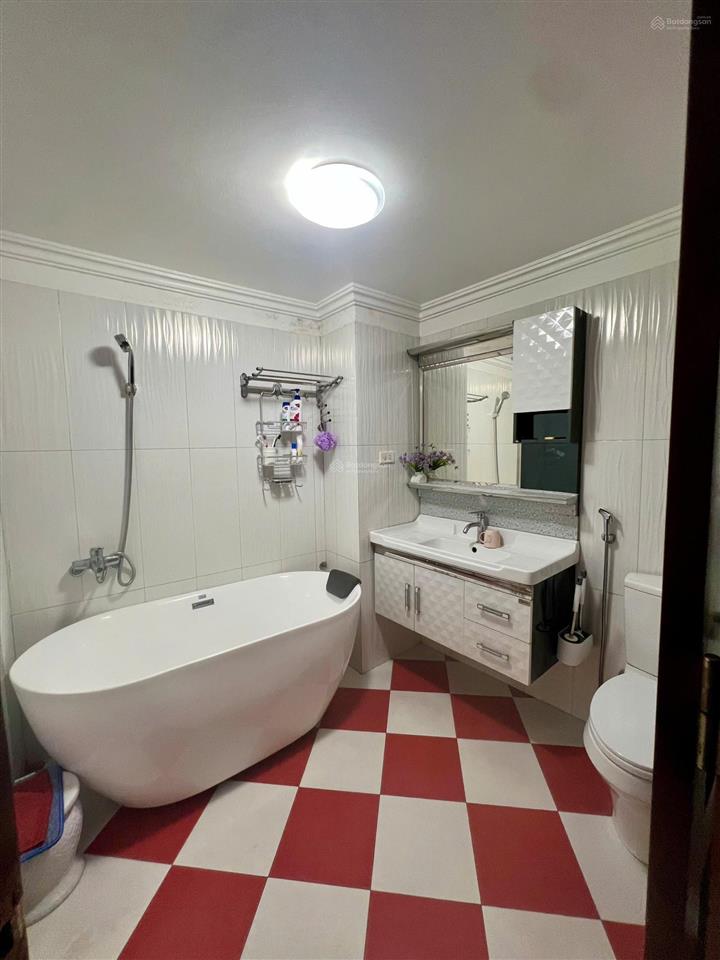 Bán nhà riêng phố dịch vọng hậu , diện tích 37m2. sổ đỏ