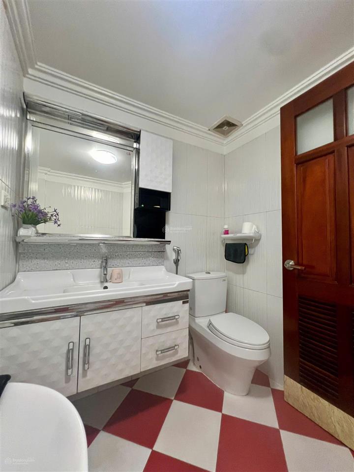Bán nhà riêng phố dịch vọng hậu , diện tích 37m2. sổ đỏ