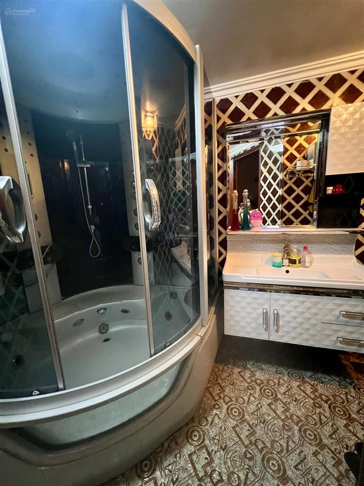 Bán nhà riêng phố dịch vọng hậu , diện tích 37m2. sổ đỏ