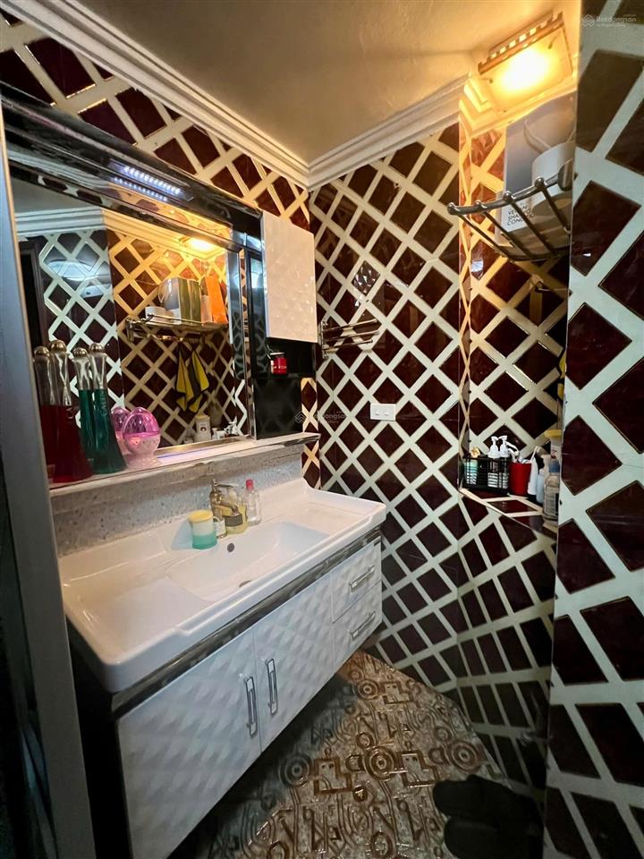 Bán nhà riêng phố dịch vọng hậu , diện tích 37m2. sổ đỏ