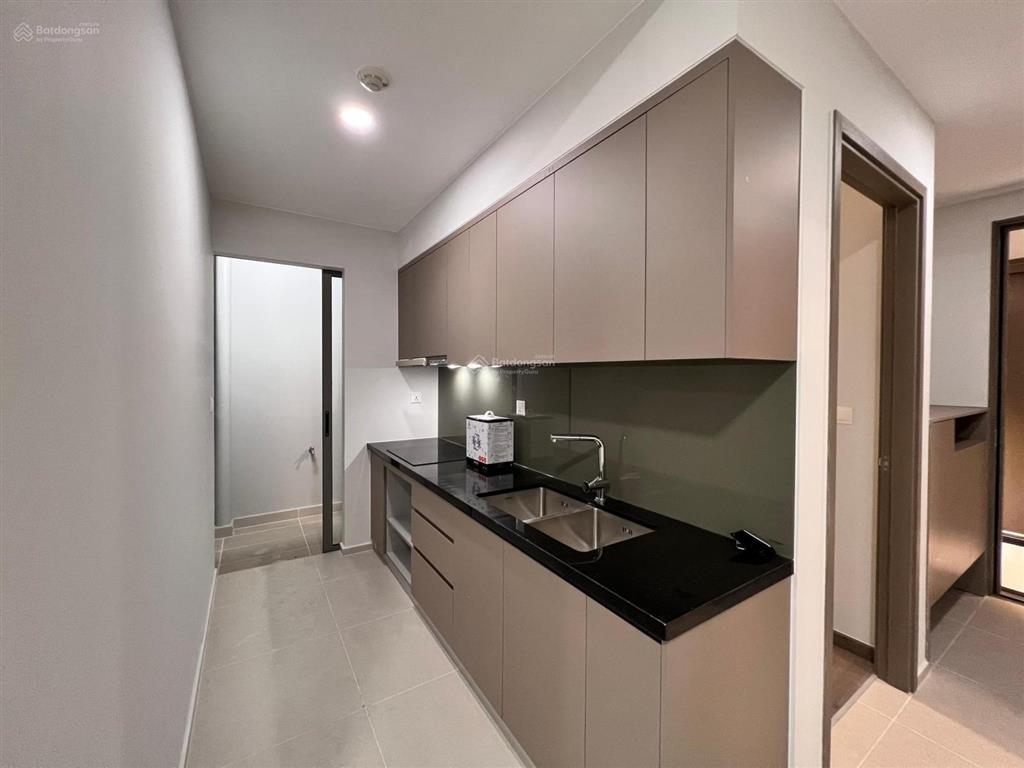 Westgate, 2pn, sẵn máy lạnh, ở ngay, chỉ 7tr 0938 817 ***