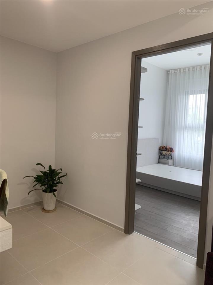 Cho thuê westgate 69m2 (2pn, 2wc) có ban công, gường tủ giá 8tr