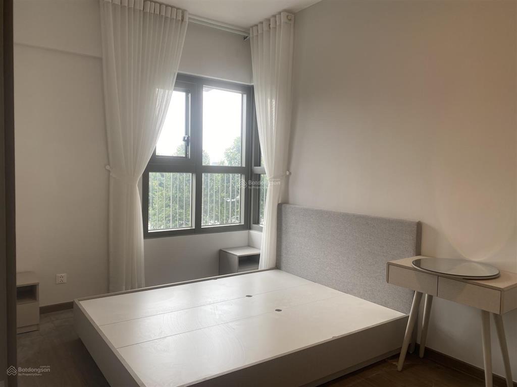 Cho thuê westgate 69m2 (2pn, 2wc) có ban công, gường tủ giá 8tr