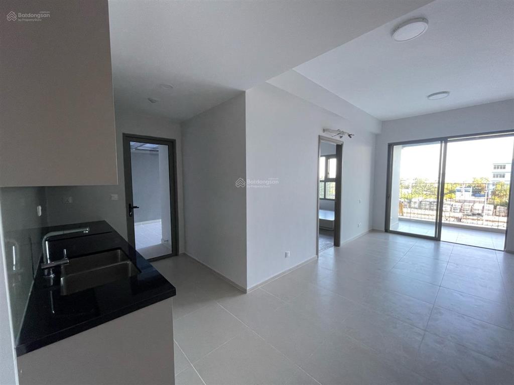 Cho thuê westgate 69m2 (2pn, 2wc) có ban công, gường tủ giá 8tr