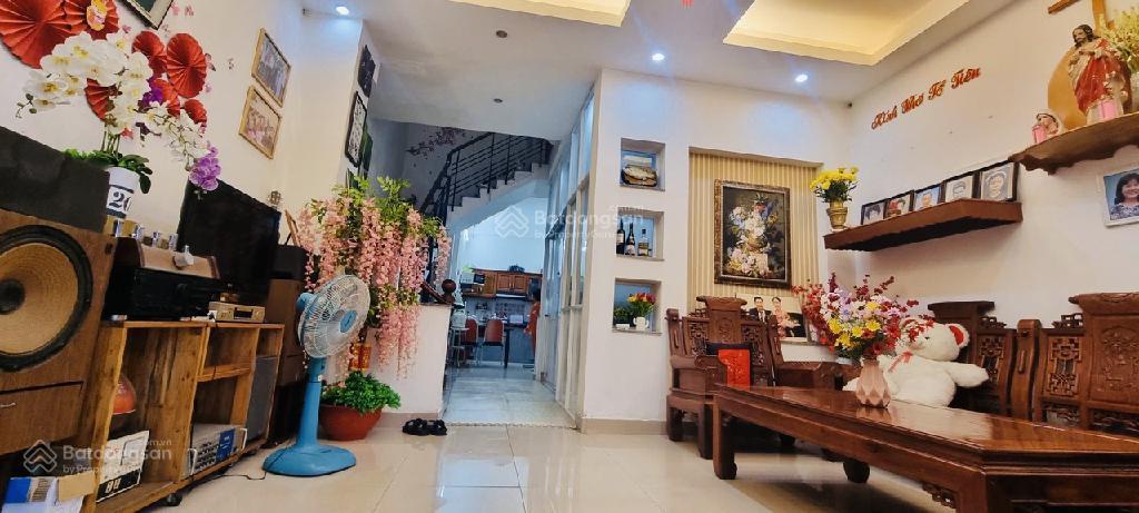 Chủ gấp bán  82m  4 tầng btct  huỳnh văn bánh  nở hậu tài lộc  chỉ 11.x tỷ tl