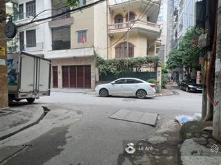 Cho thuê nhà riêng ngõ ô tô tránh tại trung kính. 75m2. mt 5,5m xây 4 tầng giá 24,5tr có tl