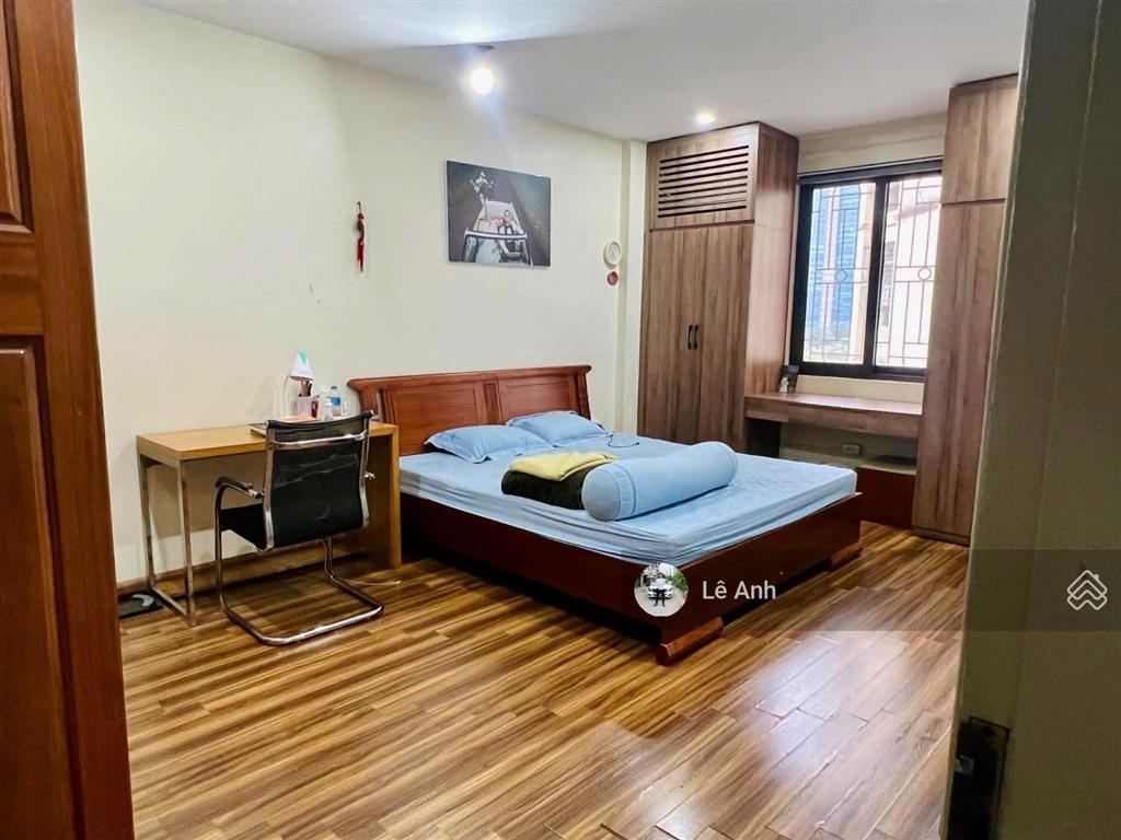Bán căn hộ chung cư mặt phố vũ phạm hàm. 75m2. 2 ngủ 1 vệ sinh đông nam giá 6,x tỷ