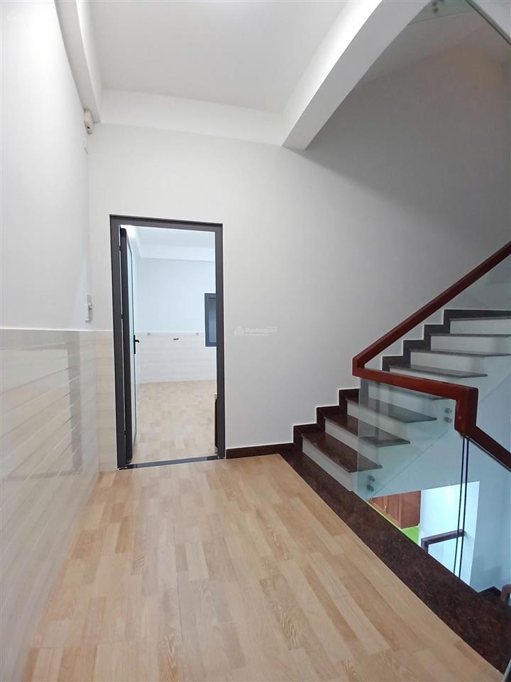 Nhà diện tích lớn (5mx17m, 84m2)  gò dầu  đúc 3.5 tấm  4pn, 6wc, giá 7.8 tỷ