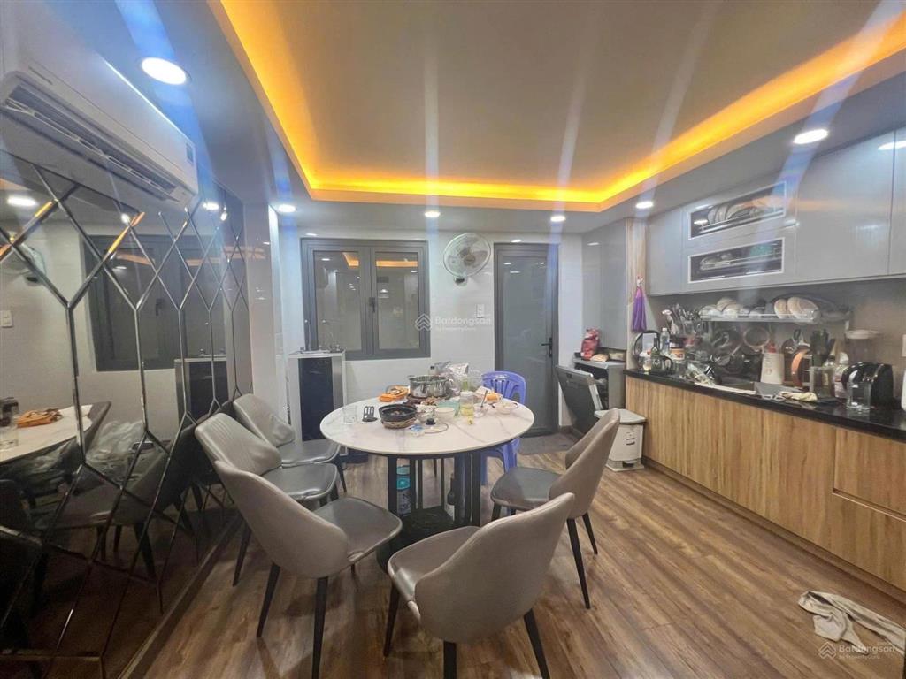 [hạ giá sâu] nhà tân hương đường nhựa thông 8m (4mx18m) trệt 3 lầu, 6 phòng ngủ