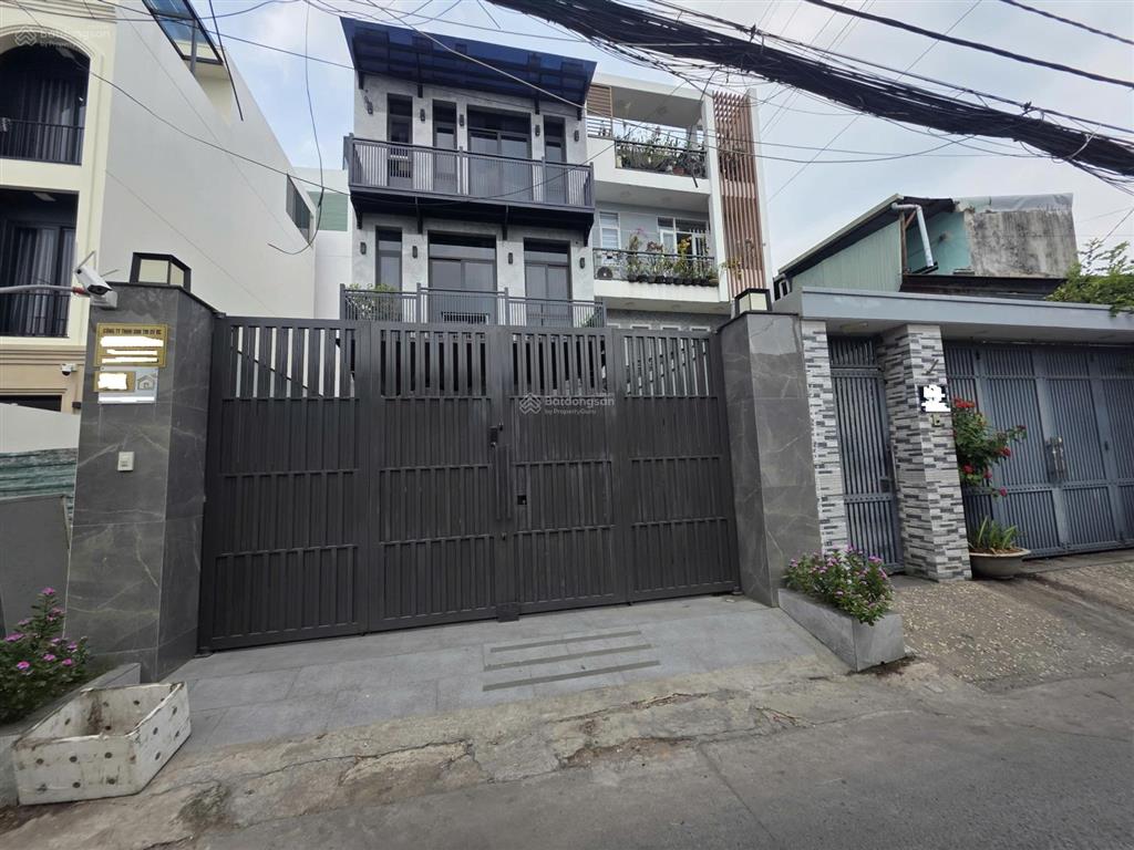 Nhà mtkd ngay chung cư 4s, 110m2 ,ngang 5,5m ,4tầng ,5pn ,sân đậu xe hơi ,có thang máy ,nhỉnh 10 tỷ