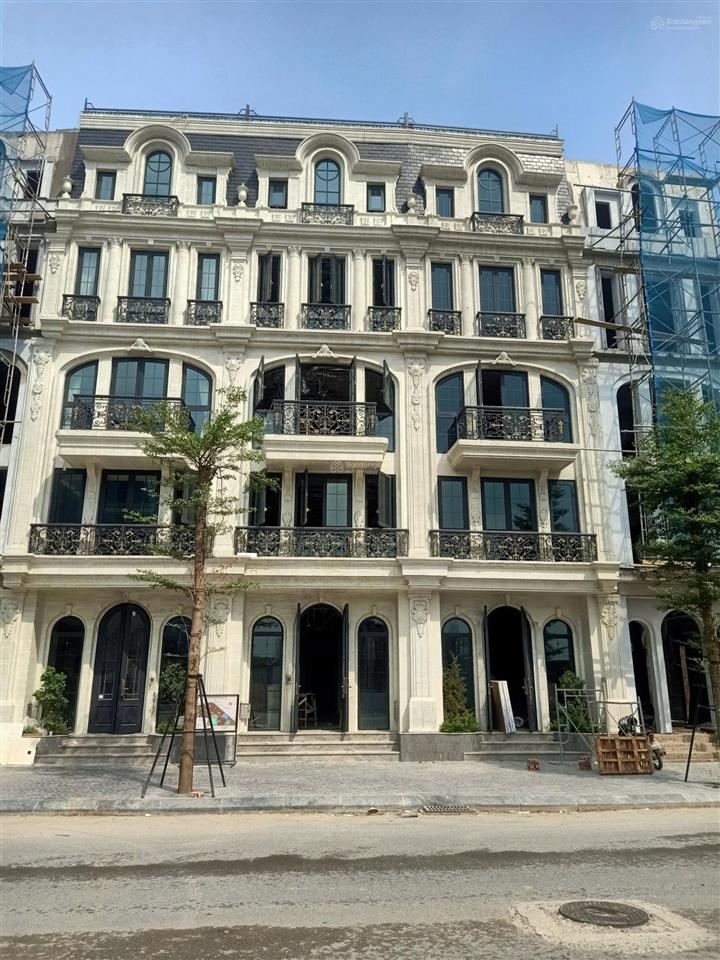 Shophouse 5tầng 75m2 vừa ở vừa kinh doanh, ngay khu cổng chào, nằm trên trục đường chính của dự án