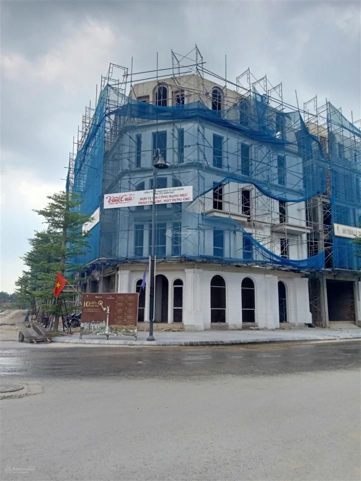 Shophouse 5tầng 75m2 vừa ở vừa kinh doanh, ngay khu cổng chào, nằm trên trục đường chính của dự án