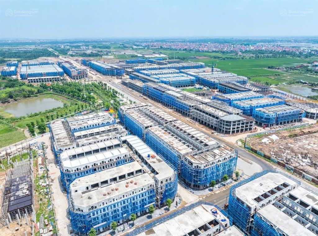 Shophouse 5tầng 75m2 vừa ở vừa kinh doanh, ngay khu cổng chào, nằm trên trục đường chính của dự án