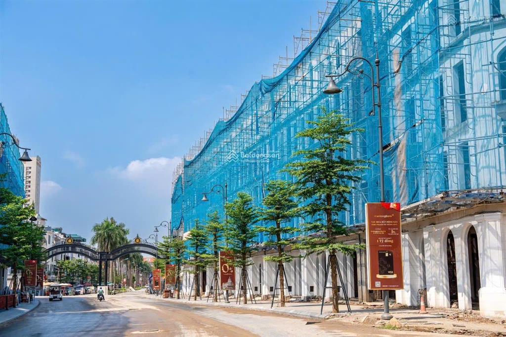 Shophouse 5tầng 75m2 vừa ở vừa kinh doanh, ngay khu cổng chào, nằm trên trục đường chính của dự án