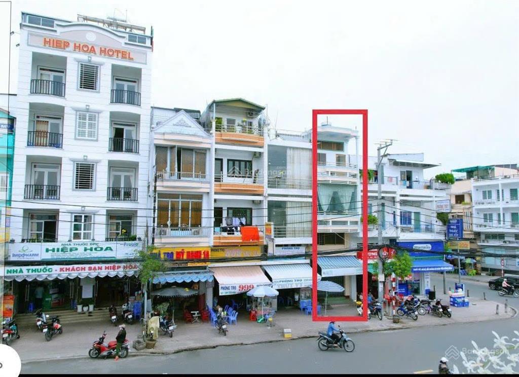 Khách sạn mới xây dựng, sạch đẹp và có khách ổn định