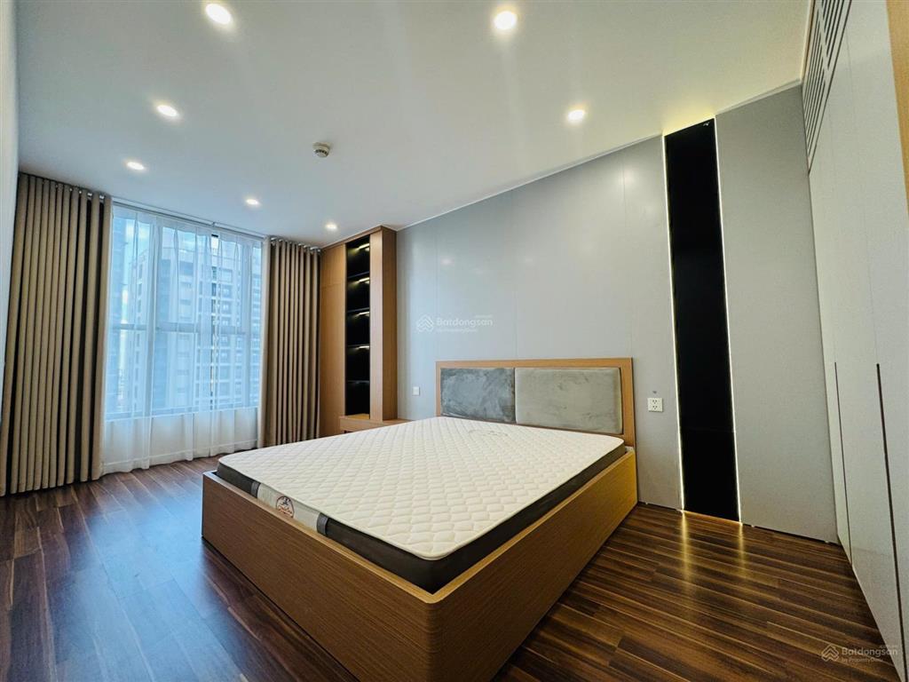 Căn đẹp golden park  tầng cao  3pn  sổ đỏ  10 tỷ