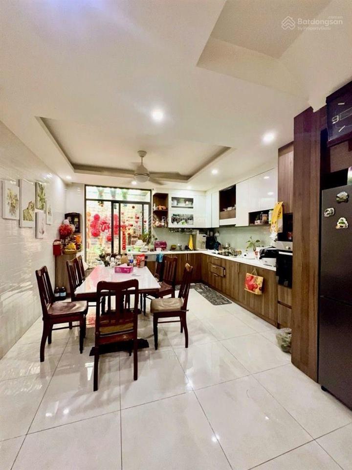 Bán nhà 4 tầng xe hơi lê bôi, đường phạm thế hiển, ngang 5m, hoàn công đủ