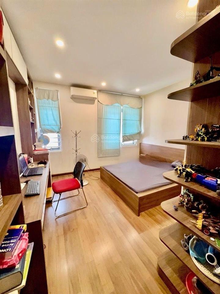 Bán nhà 4 tầng xe hơi lê bôi, đường phạm thế hiển, ngang 5m, hoàn công đủ