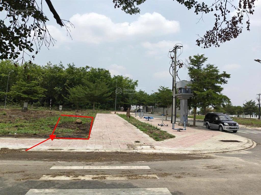 Bán đất nền tân uyên central point vị trí hiếm 2 mặt tiền đường nội khu, giá 2,3 tỷ/69m²
