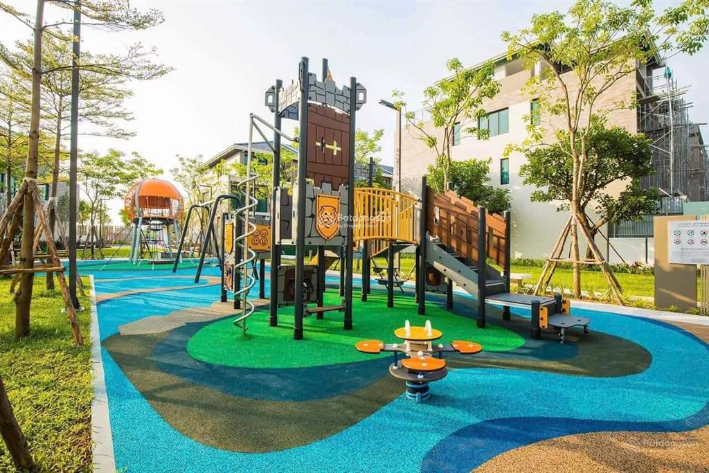 Chính chủ hàng ngoại giao bán cắt lỗ căn 2pn +, 2 phòng tắm ở parkcity hà đông 107 m2, vốn chỉ 6 tỷ