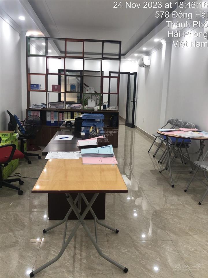 Bán nhà mặt đường đẹp vừa ở vừa mở văn phòng công ty