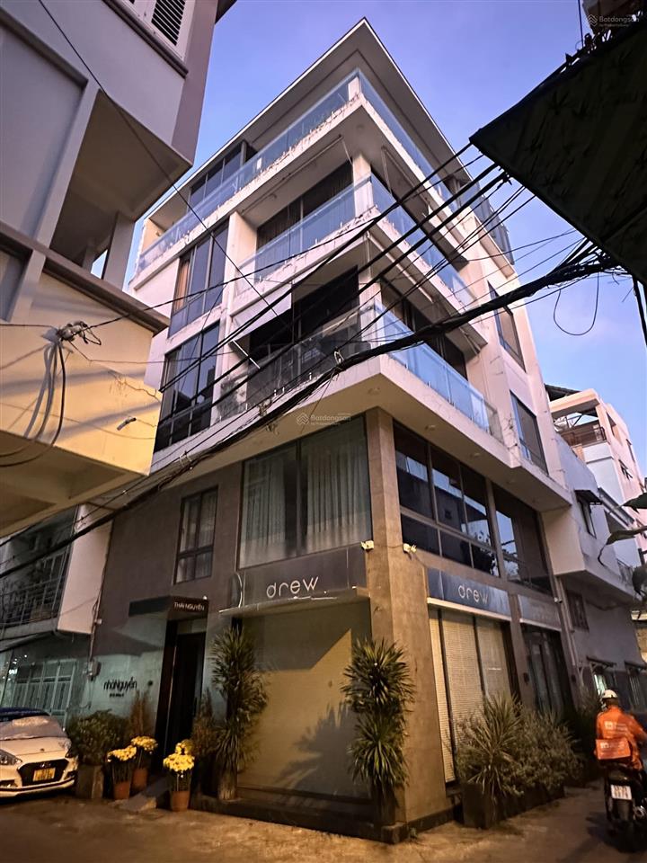 Studio full nội thất  không gian sống có gu giữa trung tâm