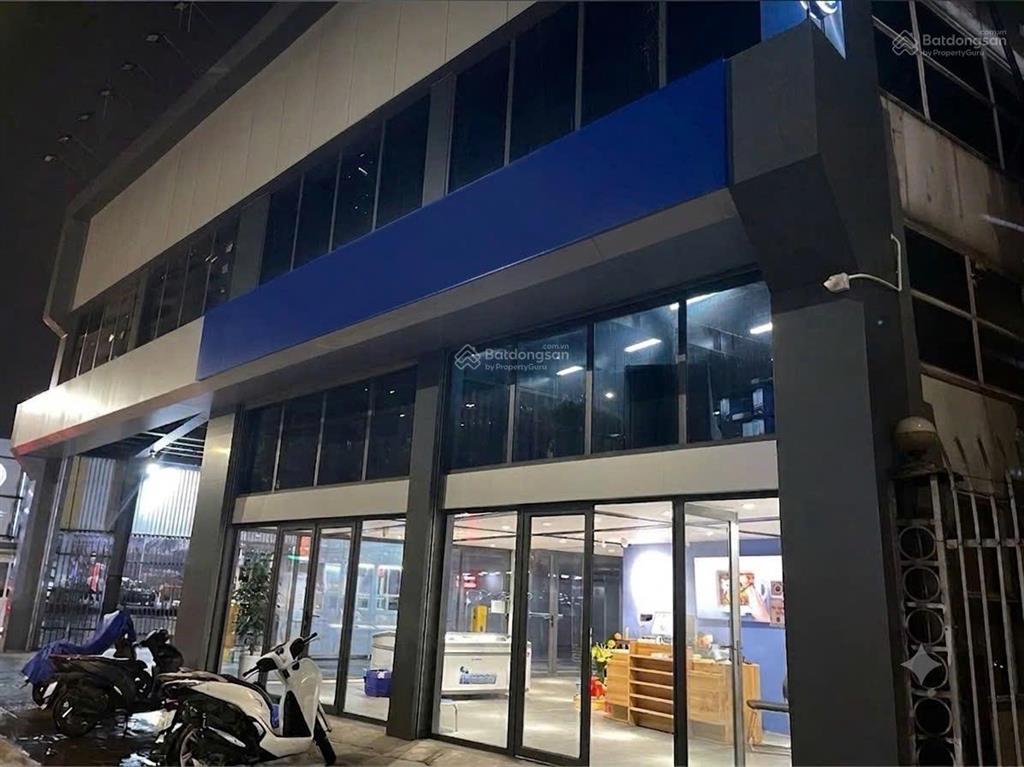 Chính chủ cho thuê mbkd 330m² vị trí đắc địa tại mặt đường lê văn lương, giá 180k/m2
